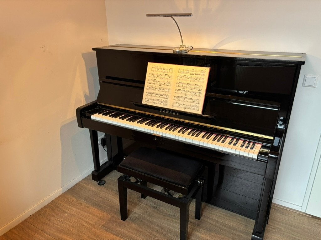 Yamaha U1 piano - uitzonderlijk nette staat, Muziek en Instrumenten, Ophalen, Zwart, Zo goed als nieuw, Piano