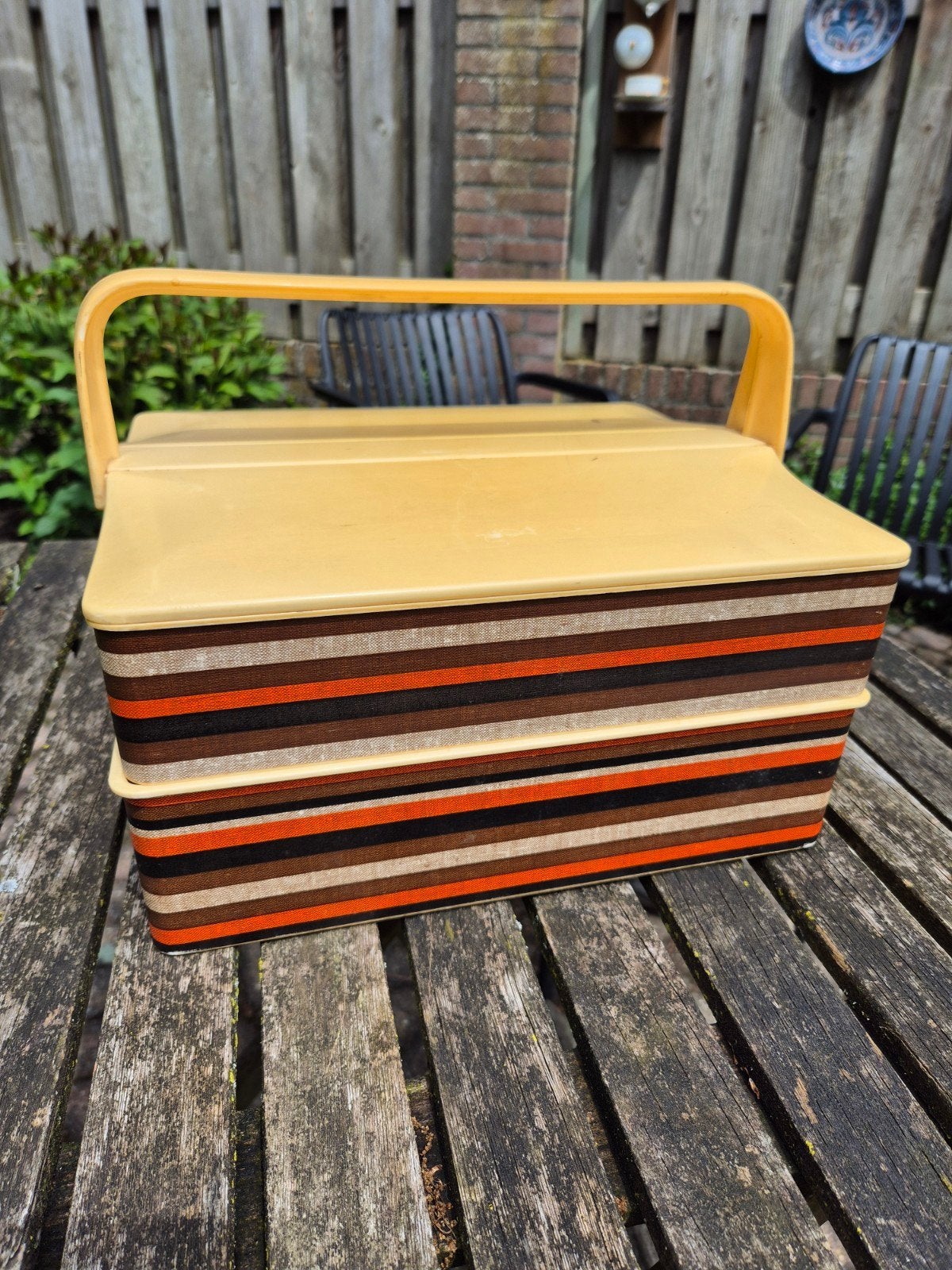 Vintage naaidoos, opbergdoos, Ophalen of Verzenden, Gebruikt, Knoop of Knopen
