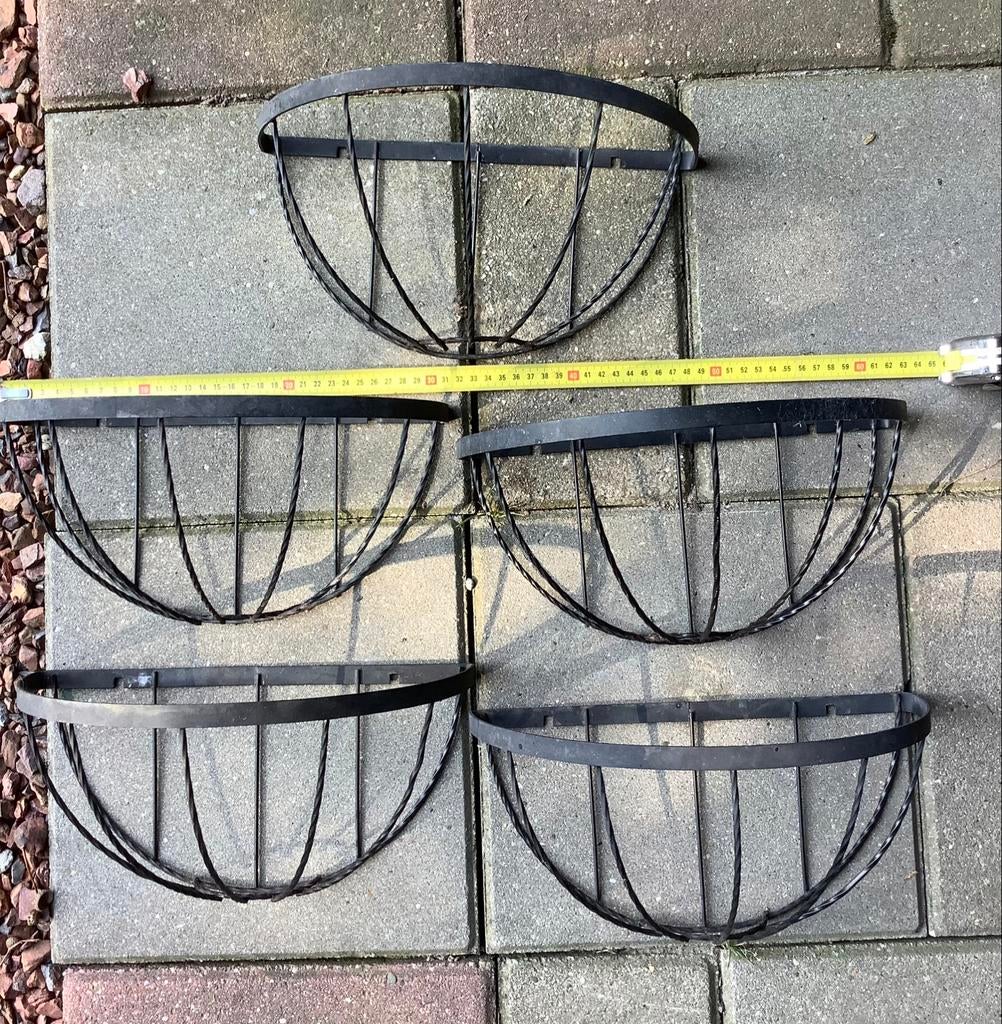 5x Wandhouders, zg hanging basket, metaal, breed 30 cm., Ophalen, Gebruikt, Rond, Minder dan 30 cm