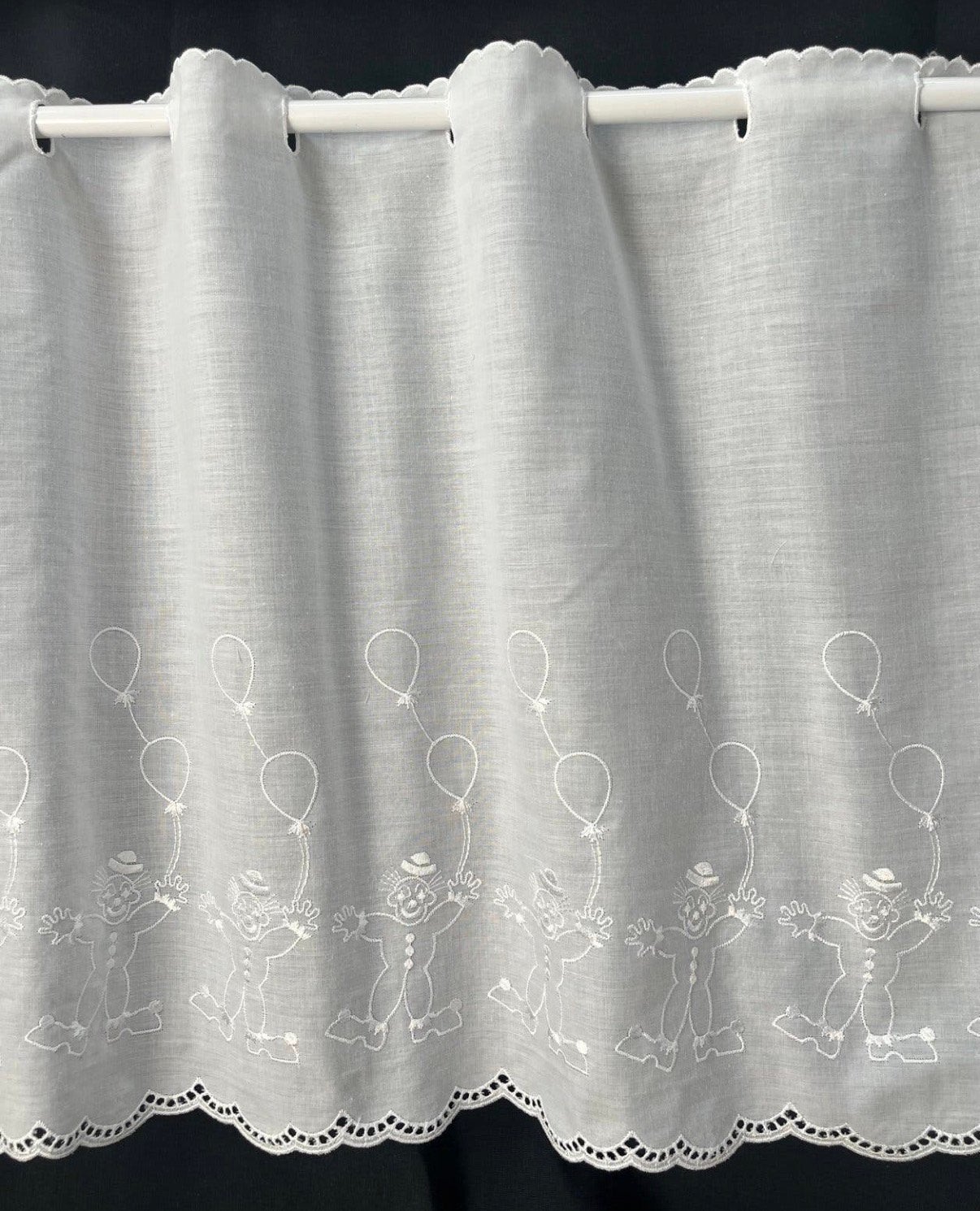 4,8 meter vitrage valletje met clown 47cm hoog, Huis en Inrichting, Vitrage, Wit, 480 cm, Nieuw
