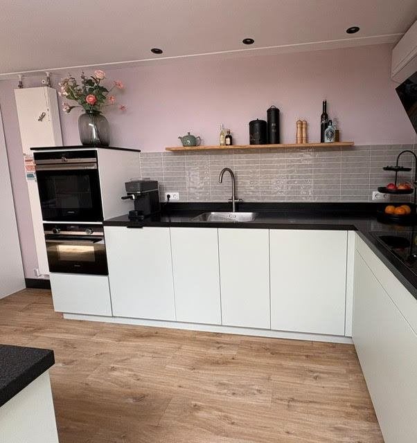 Moderne mat witte eilandkeuken+SiemensapparatenGEDEMONTEERD, Wit, Overige typen, Ophalen of Verzenden, Zo goed als nieuw