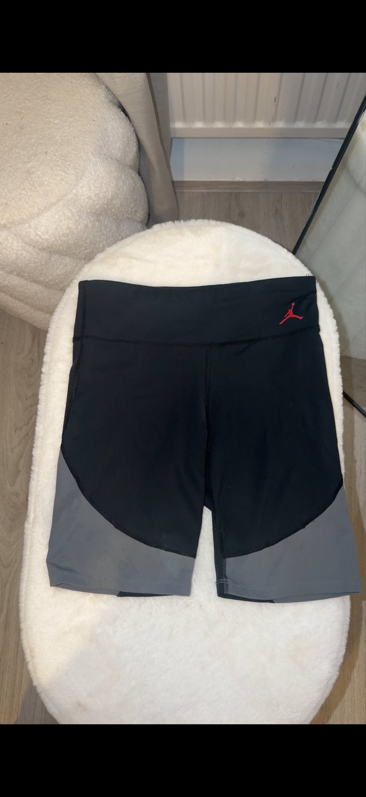 Te koop: sportieve Jordan (Nike) sport short / biker short., Kleding | Dames, Positiekleding, Overige typen, Ophalen of Verzenden