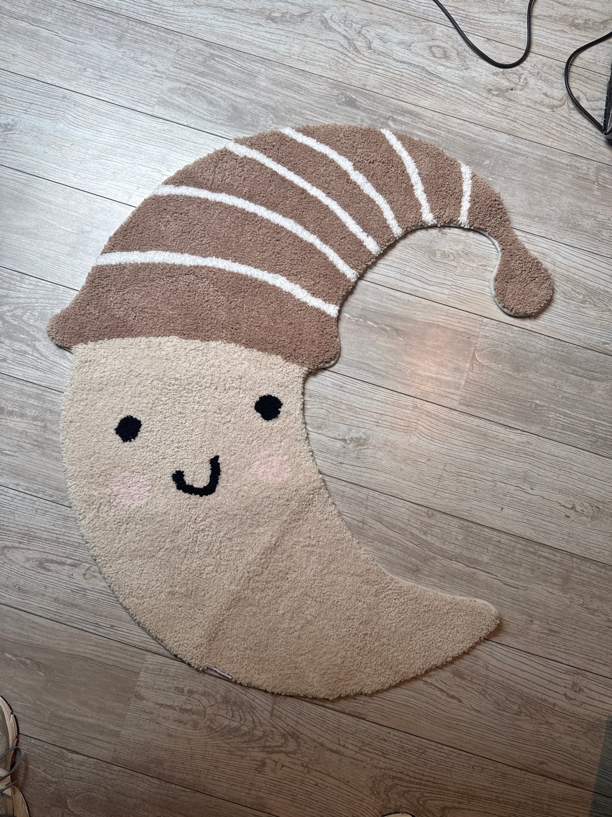 Nieuw Vloerkleed Maan met Slaapmuts - Beige/Bruin, 100 tot 150 cm, Beige, Nieuw, Overige vormen