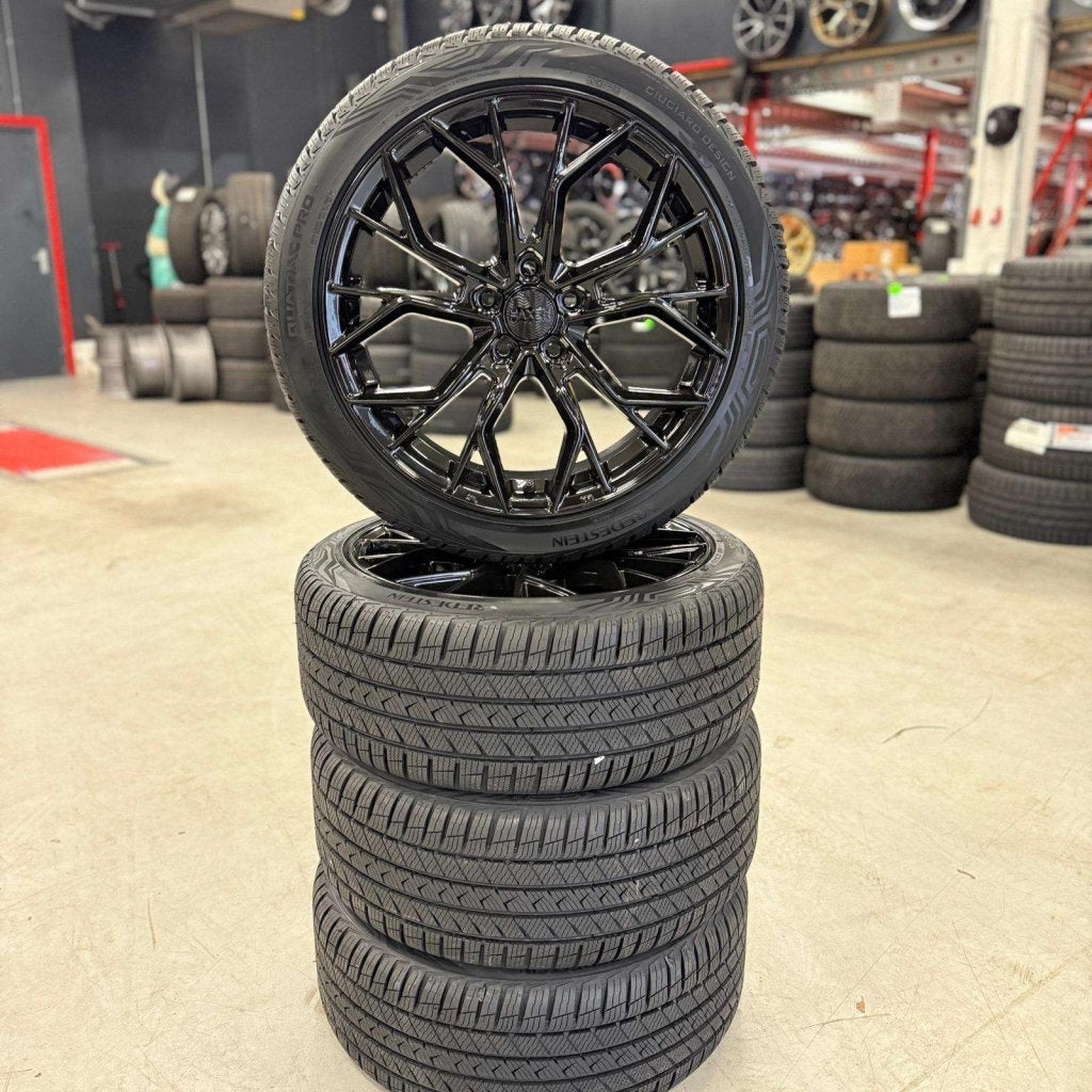 Peugeot 308 18″ Velgen HAXER Zwart + Vredestein Allseason, Niet ingevuld, 18 inch, Banden en Velgen, Niet ingevuld