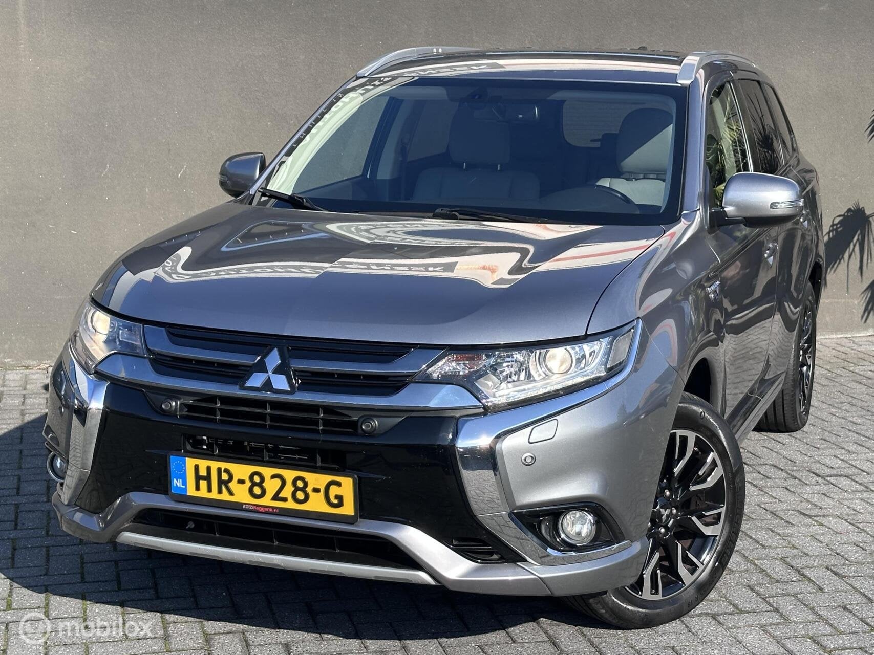 Mitsubishi Outlander 2.0 PHEV | Camera | Keyless | Trekhaak, 1998 cc, Euro 6, 4 cilinders, Automatische klimaatregeling