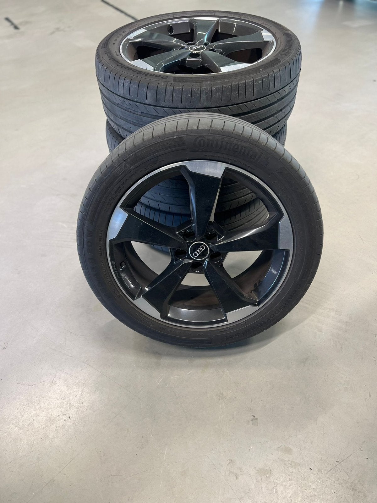 Audi Sport 20 inch velgen met Continental zomerbanden, Auto-onderdelen, Banden en Velgen, Ophalen, Gebruikt, 255 mm, Banden en Velgen