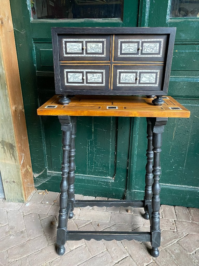 Antiek kunstkabinetje met inlegwerk, incl. tafeltje, Ophalen