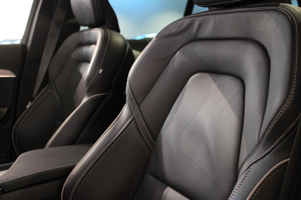 Volvo XC90 2.0 T8 Recharge AWD Ultra Dark B&W | PANO | LUCHT, Gebruikt, 4 cilinders, 1969 cc, 7 stoelen