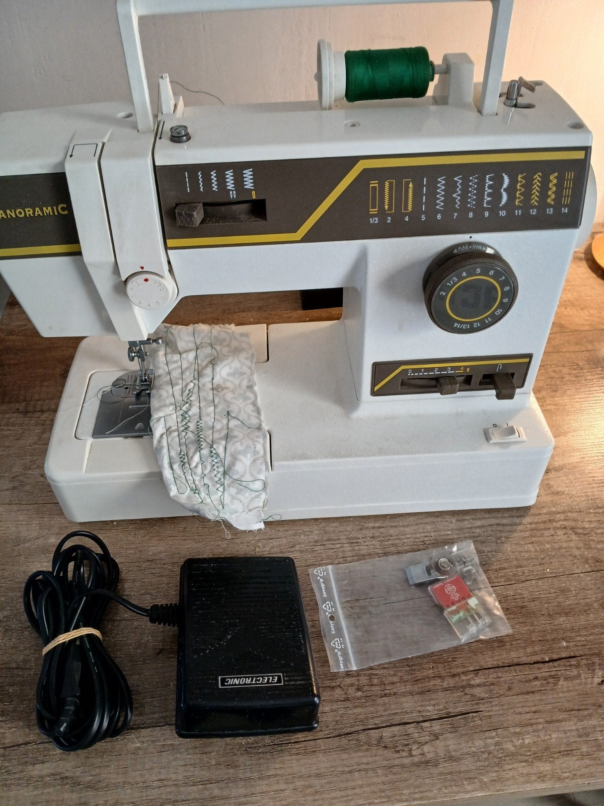 Naaimachine Panoramic,model:9440., Ophalen, Gebruikt, Naaimachine, Overige merken