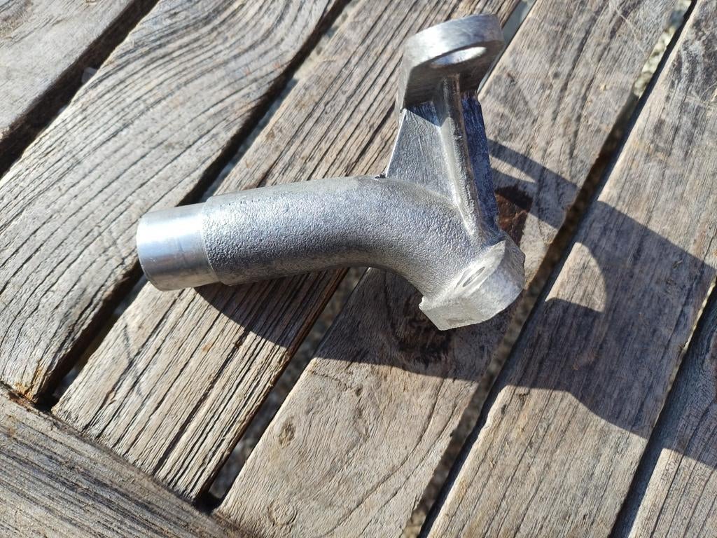 Jlo Hako boy origineel spruitstuk gebruikt, Doe-het-zelf en Verbouw, Motoren, Ophalen of Verzenden, Gebruikt, Benzinemotor, 1800 rpm of meer