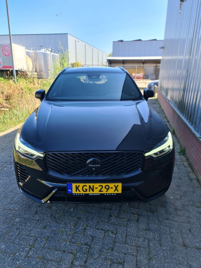 Volvo XC60 T6 Plug-in Hybrid Ultra Black Zwart (BTW AUTO), Auto's, Automaat, Zwart, 1969 cc, Zwart