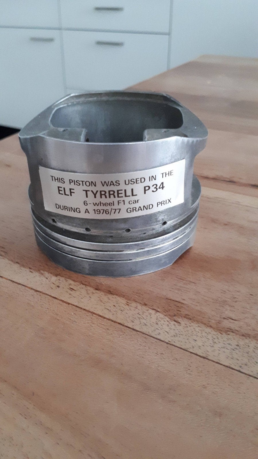 F1 Zuiger Cosworth, Ophalen