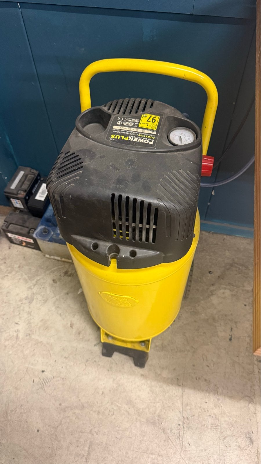Powerplus POWX1750 Compressor 50L met toebehoren, Ophalen, Gebruikt, 10 bar of meer, 25 tot 100 liter