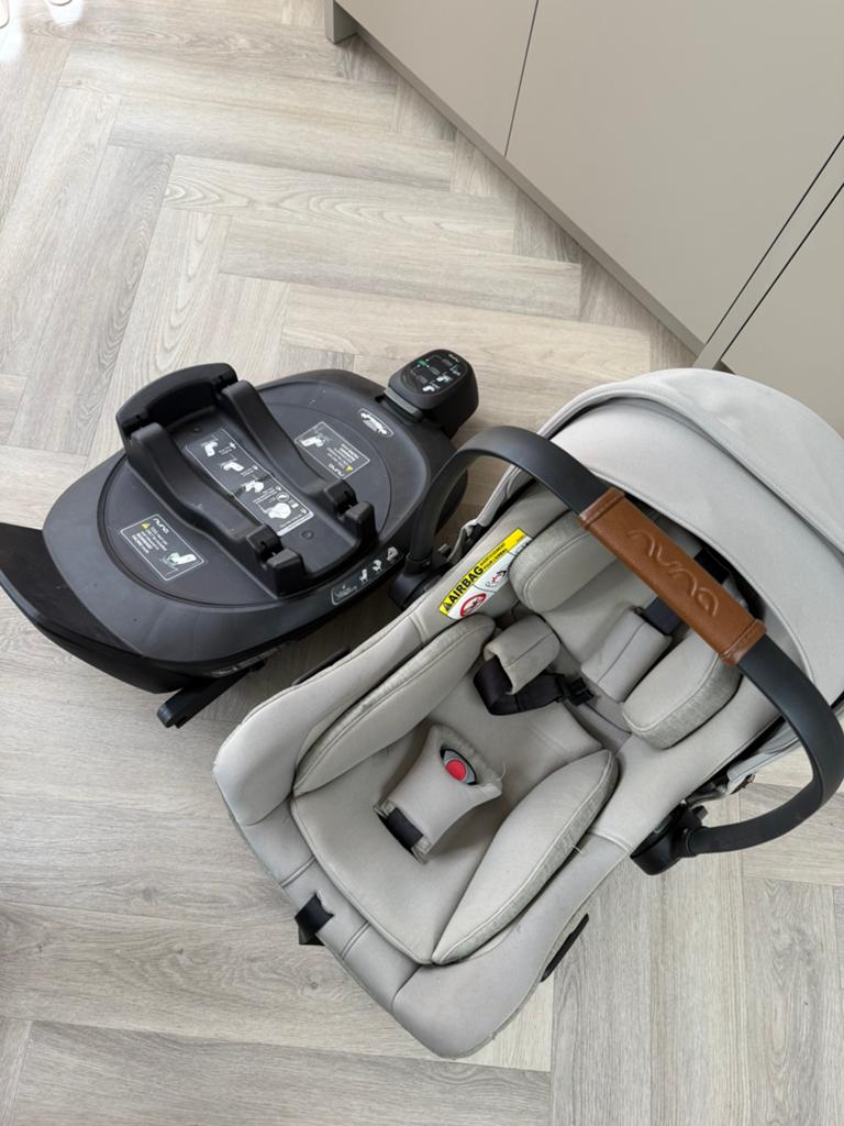 Nuna kinderstoel + auto base, Kinderen en Baby's, Autostoeltjes, Zo goed als nieuw, Isofix, 0 t/m 13 kg, Ophalen
