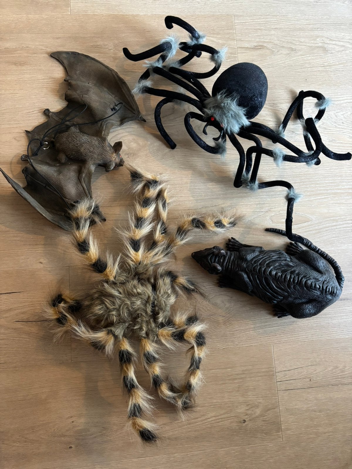 Halloween decoratie versiering dieren spin rat vleermuis, Ophalen of Verzenden, Zo goed als nieuw, Versiering, Halloween of Griezel
