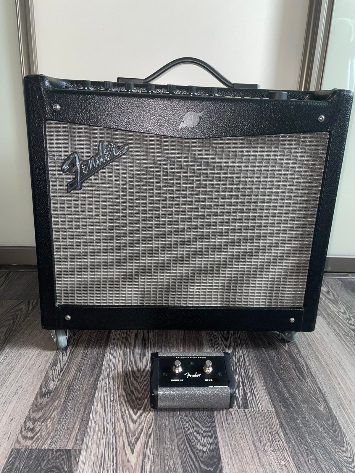 Fender Mustang 3vII met footswitch, Ophalen, Zo goed als nieuw, 100 watt of meer