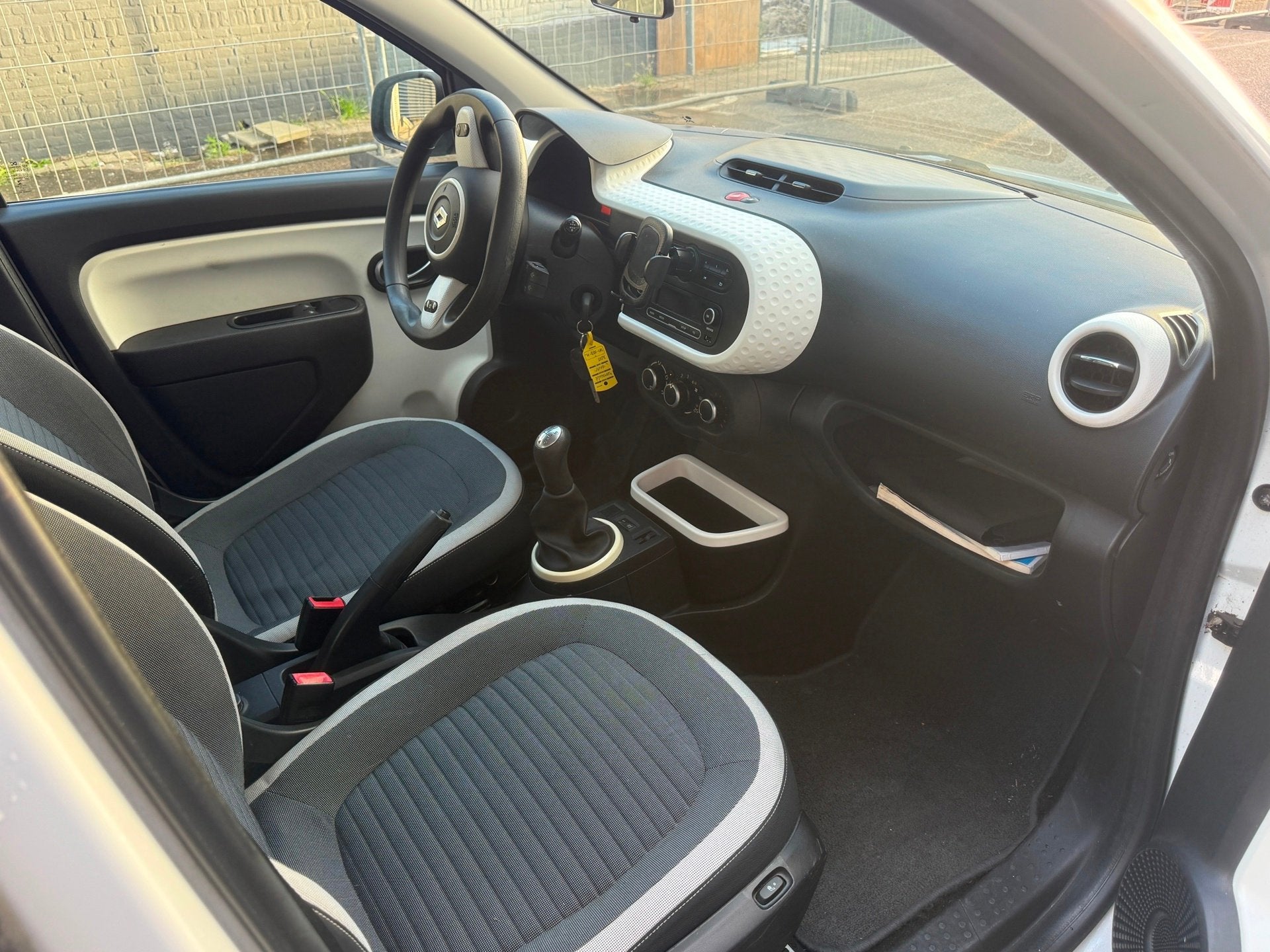 Renault Twingo 1.0 SCe Dynamique Stoel VV Cuise Airco Apk, 21 km/l, 839 kg, Gebruikt, Met garantie (alle)