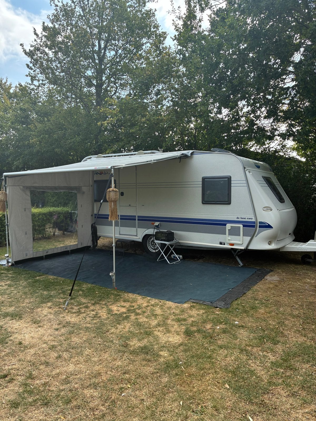 Hobby De Luxe Easy 2003 voortent/uitbouw/luifel/zakluifel, Vast bed, Rondzit, Hobby, Particulier