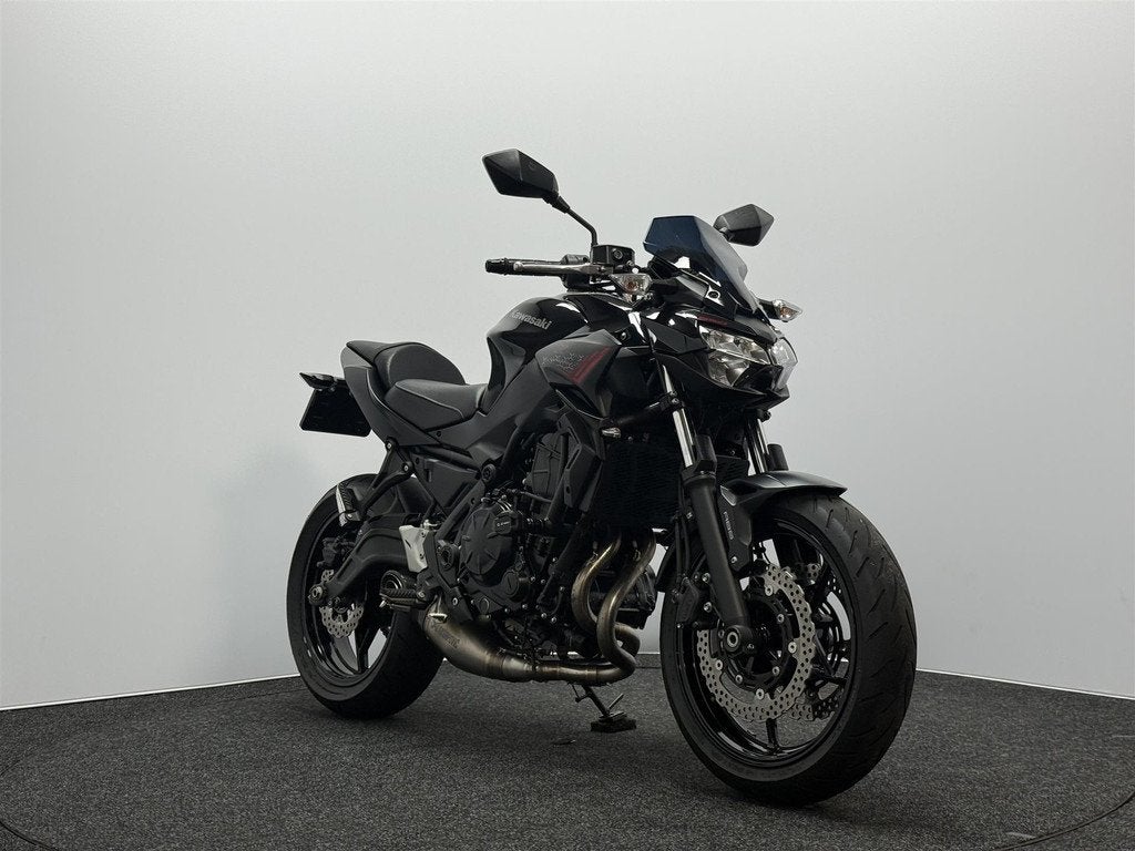 Kawasaki Z650 ABS, Motoren, Motoren | Kawasaki, LED Verlichting, 649 cc, Bedrijf, 12 t/m 35 kW