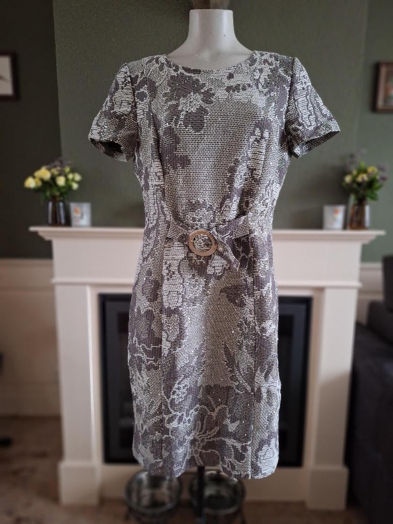 Caroline Biss bruin grijs crème gevoerde jurk 40, Kleding | Dames, Jurken, Maat 38/40 (M), Ophalen of Verzenden, Zo goed als nieuw