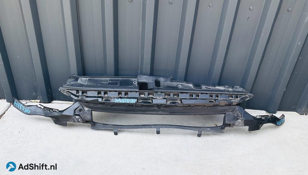Bumper Grill Opel Corsa F 982953568000 Gril Houder OP-21374