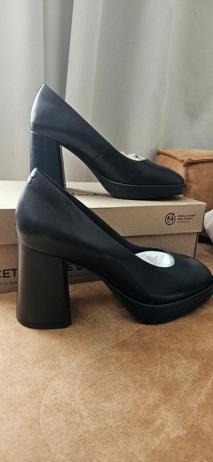 Clarks Zoya85 Court Pumps - Zwart Leder - Maat 38, Kleding | Dames, Zwart, Nieuw, Ophalen of Verzenden, Clarks