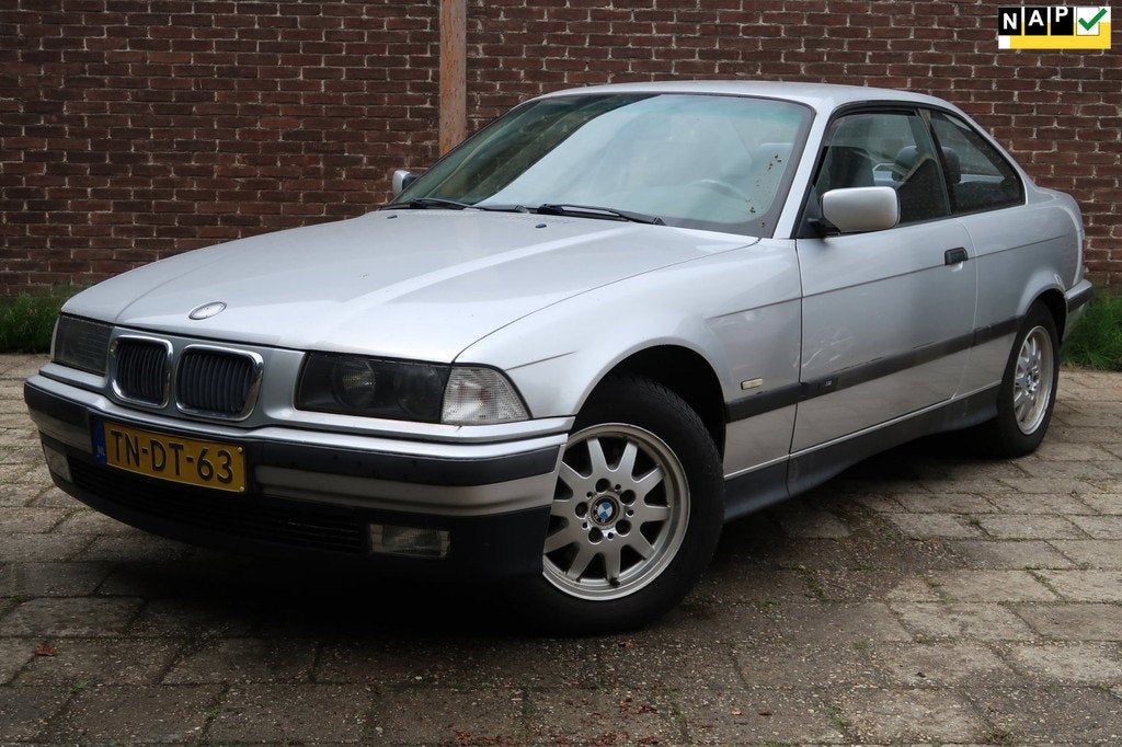 BMW 3-serie Coupé 316i Edition *Rijklaarprijs *NAP *Onderho, Auto's, BMW, 1596 cc, Gebruikt, 4 cilinders, 4 stoelen