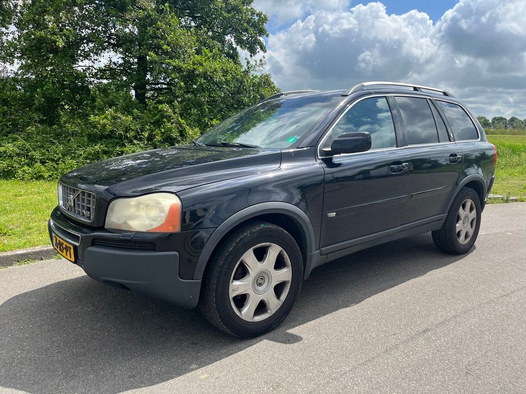 Volvo XC90 4.4 V8 Executive BJ 2005 Dealer Onderhouden AIRCO, Automatische klimaatregeling, Gebruikt, 138 €/maand, Zwart