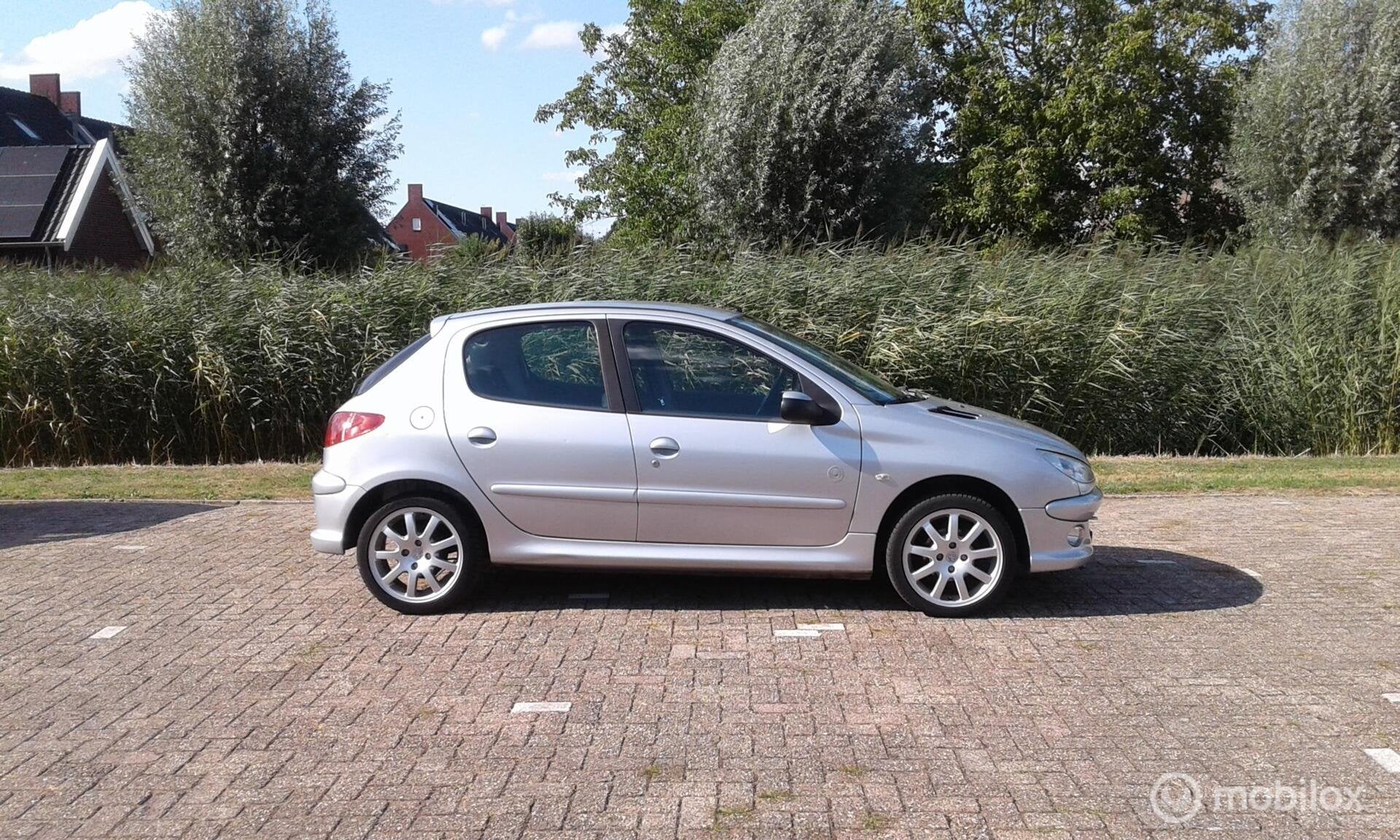 Net goed onderhouden 206je met weinig kilometers, Auto's, Voorwielaandrijving, 31 €/maand, Origineel Nederlands, Particulier