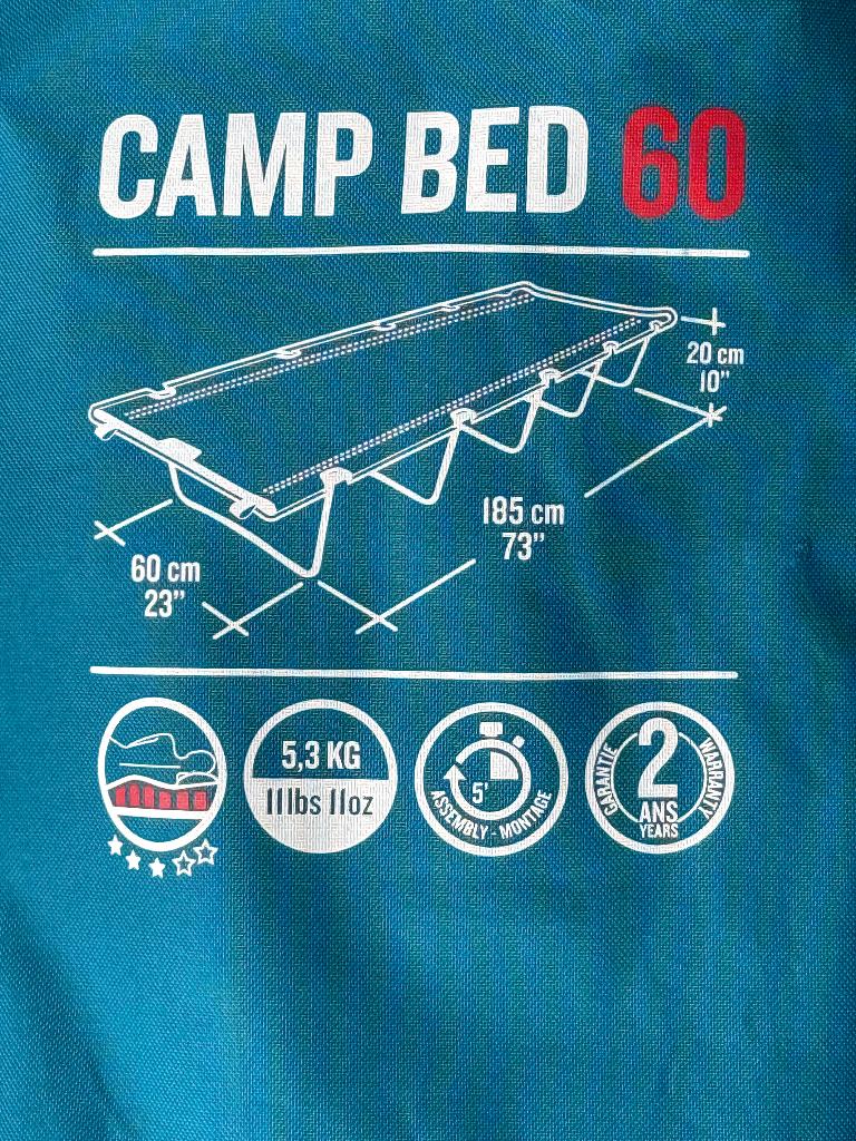 Twee QUECHUA Veldbedden voor kamperen Basic breedte 60 cm, Ophalen of Verzenden, Zo goed als nieuw