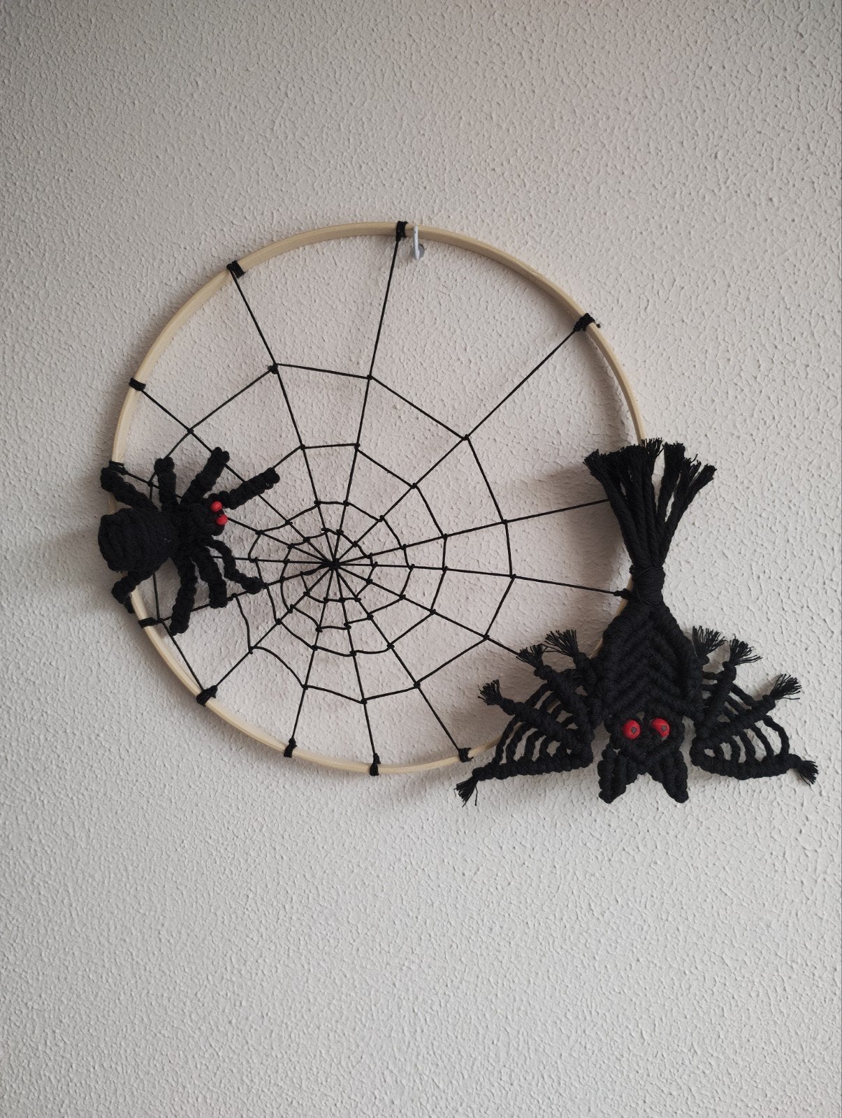 HALLOWEEN: Macramé web met spin en vleermuis.Sisters Forever, Zwart, Overige stijlen, Nieuw, Ophalen of Verzenden