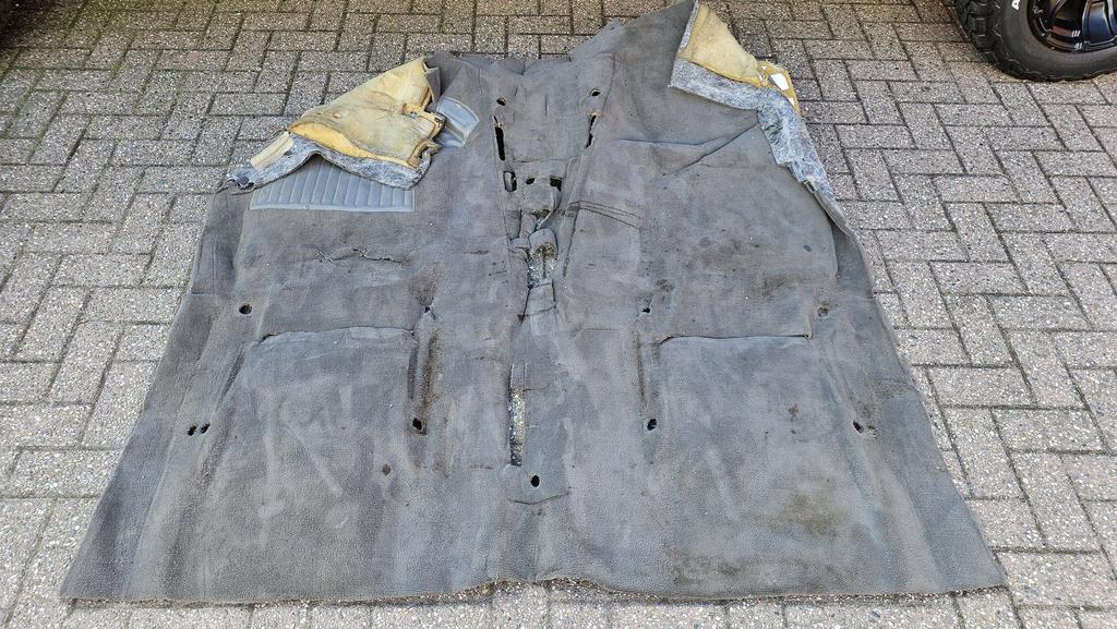 Tapijt vloerbedekking grijs antraciet BMW 3 serie E30 sedan, Auto-onderdelen, Ophalen, Gebruikt, -, -