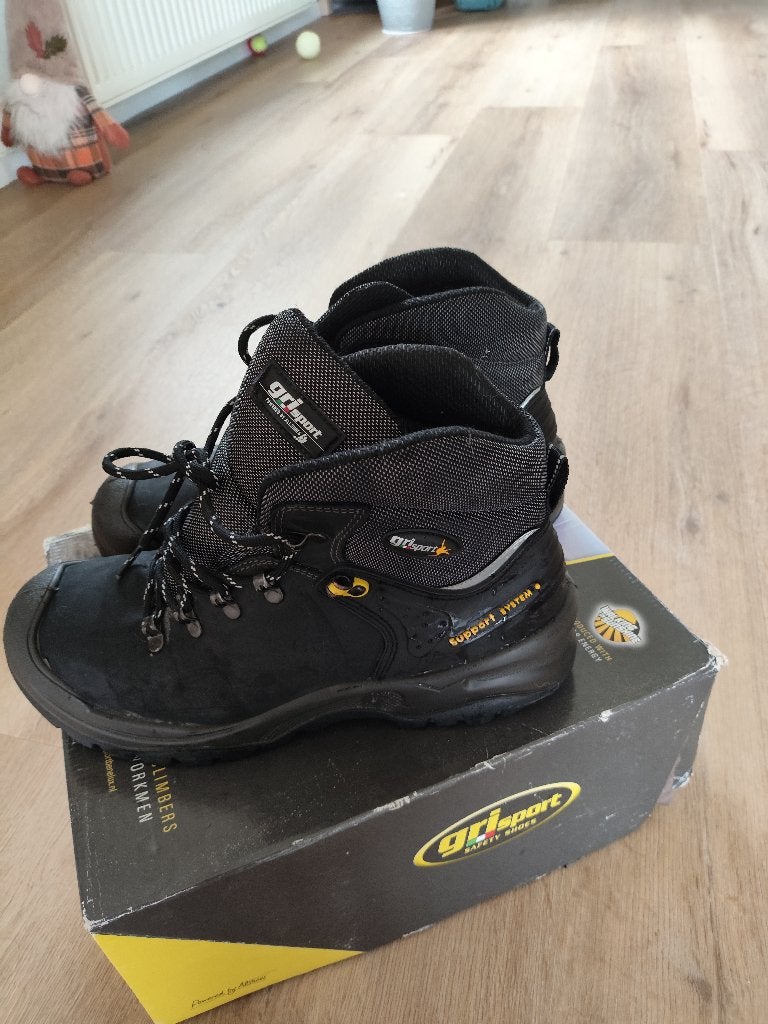 Nieuwe veiligheids schoenen m 43, Ophalen, Nieuw