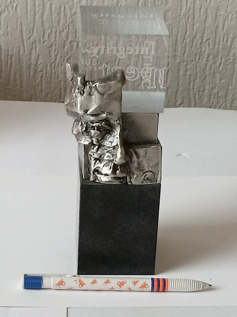Zeldzaam Ad Haring Sculptuur/ Erasmus Universiteit, Ophalen of Verzenden, Europa, Beeld, Minder dan 20 cm