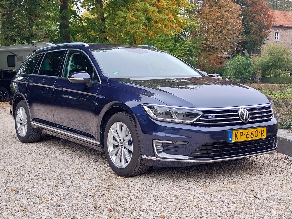Volkswagen Passat  GTE PHEV hybride, 2016 Blauw, 242.000 km, Stof, Blauw, Grijs, 1600 kg