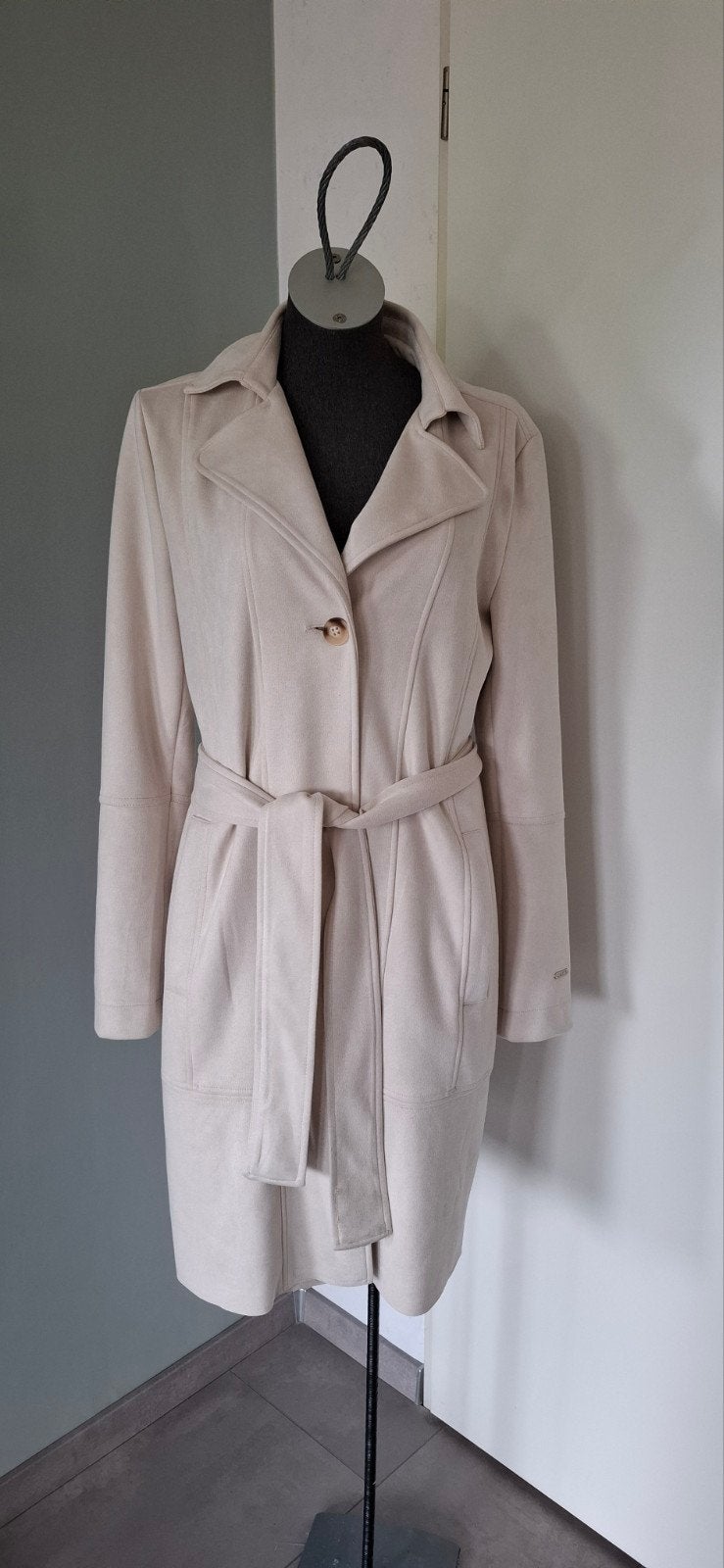 Garcia mantel jas trenchcoat tussenjas suedelook maat M 38, Maat 38/40 (M), Beige, Ophalen of Verzenden, Gedragen