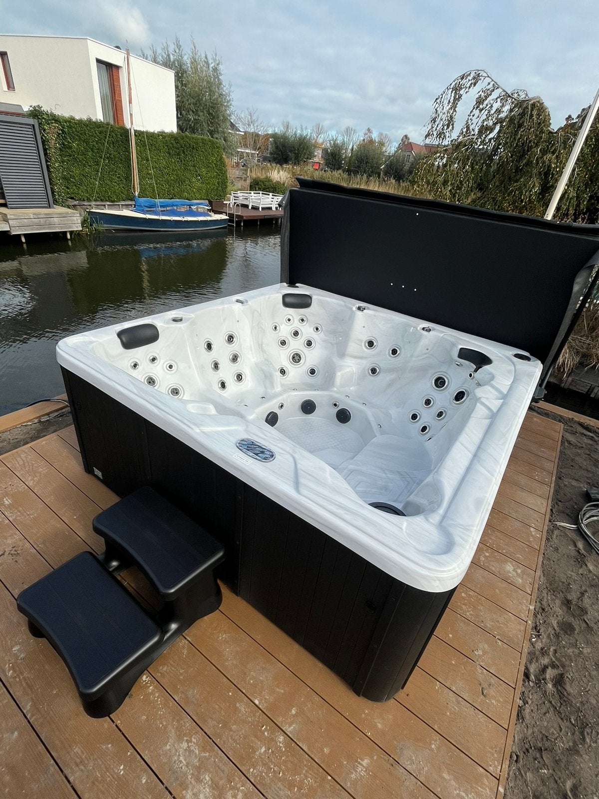 Voorraad deals! Nieuwe jacuzzi’s vanaf €4500,-, Verzenden, Zo goed als nieuw