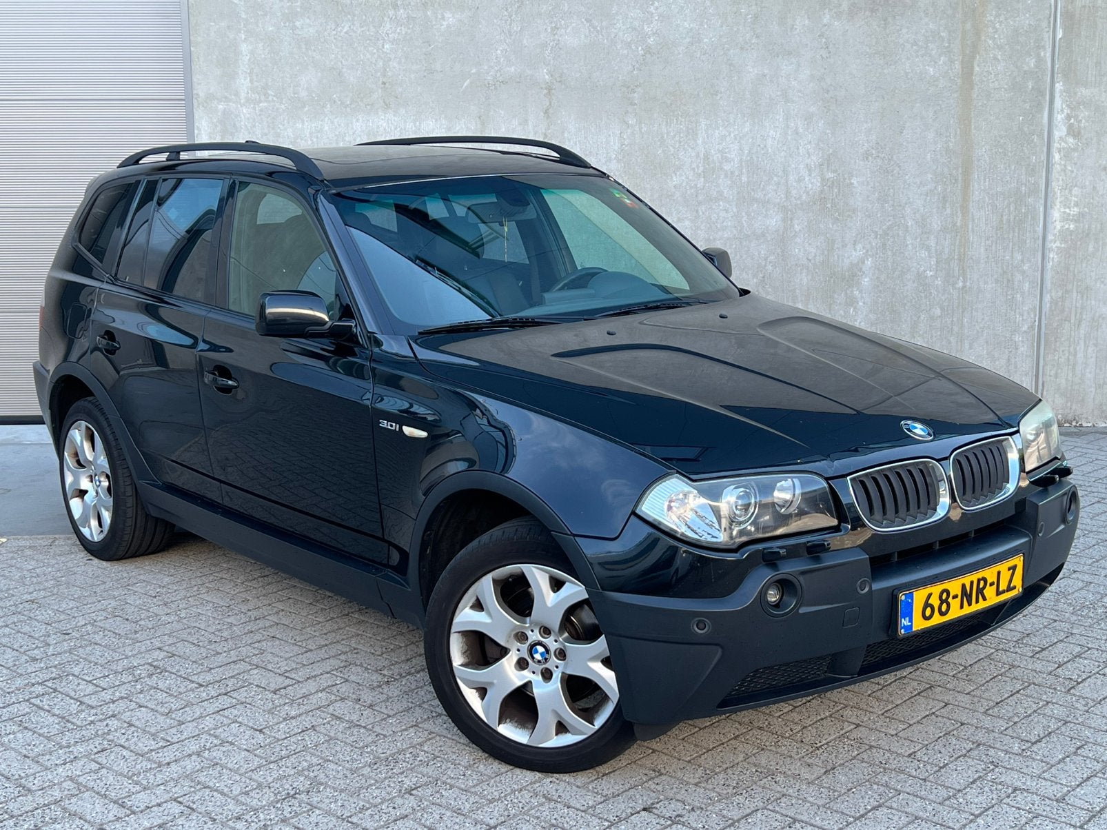 Zwarte BMW X3 3.0i SUV 4X4 231PK Automaat/Leder/PanoDak/APK!, Automaat, 2000 kg, Zwart, Bedrijf