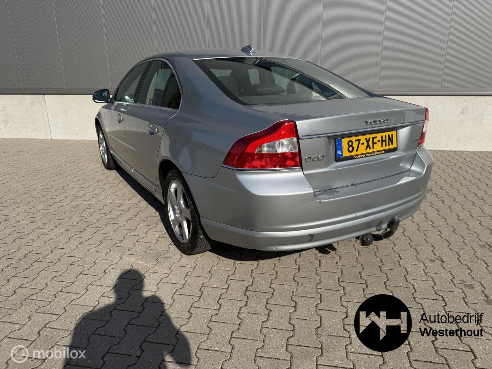 Volvo S80 2.5 T Momentum AUTOMAAT|NAVIGATIE|STOELVERWARMING, Auto's, 2521 cc, Bedrijf, Adaptive Cruise Control, Sedan