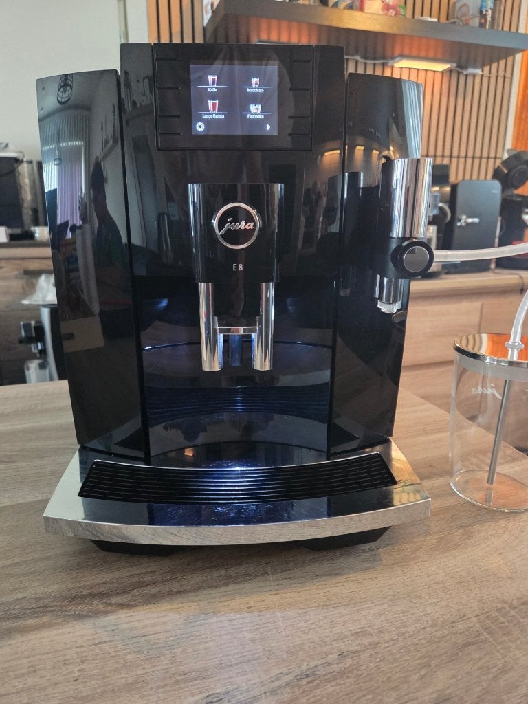 Jura E8 EB Piano Black 2022 | Slechts 1077 bereidingen!, Jura, 10 kopjes of meer, Koffiemachine, Ophalen of Verzenden
