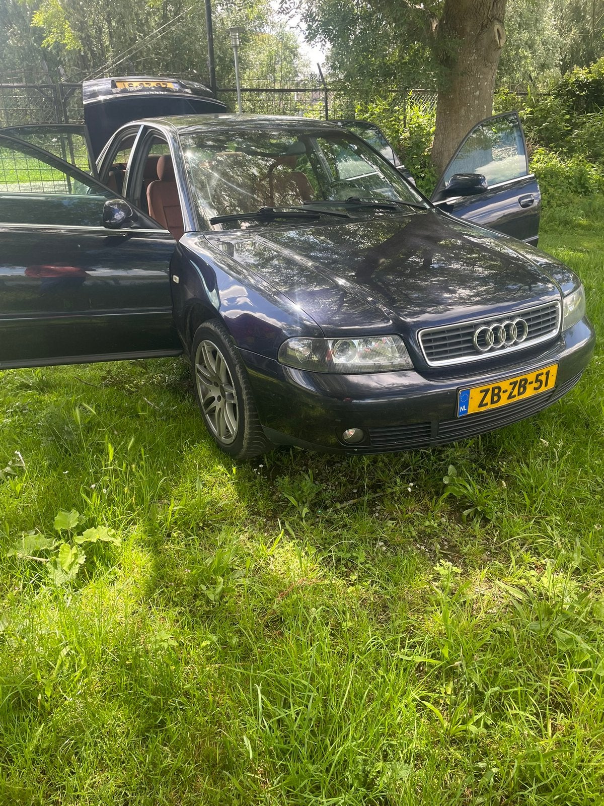 Audi A4 1.6 74KW 1999 Blauw, Voorwielaandrijving, 4 cilinders, Blauw, Handgeschakeld