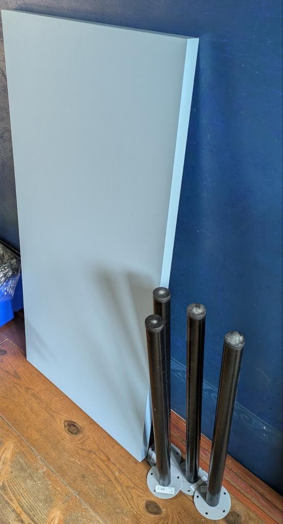 IKEA bureau: LAGKAPTEN tafelblad met poten, 100 tot 150 cm, Modern, Functioneel, Tot twee personen, 50 tot 100 cm
