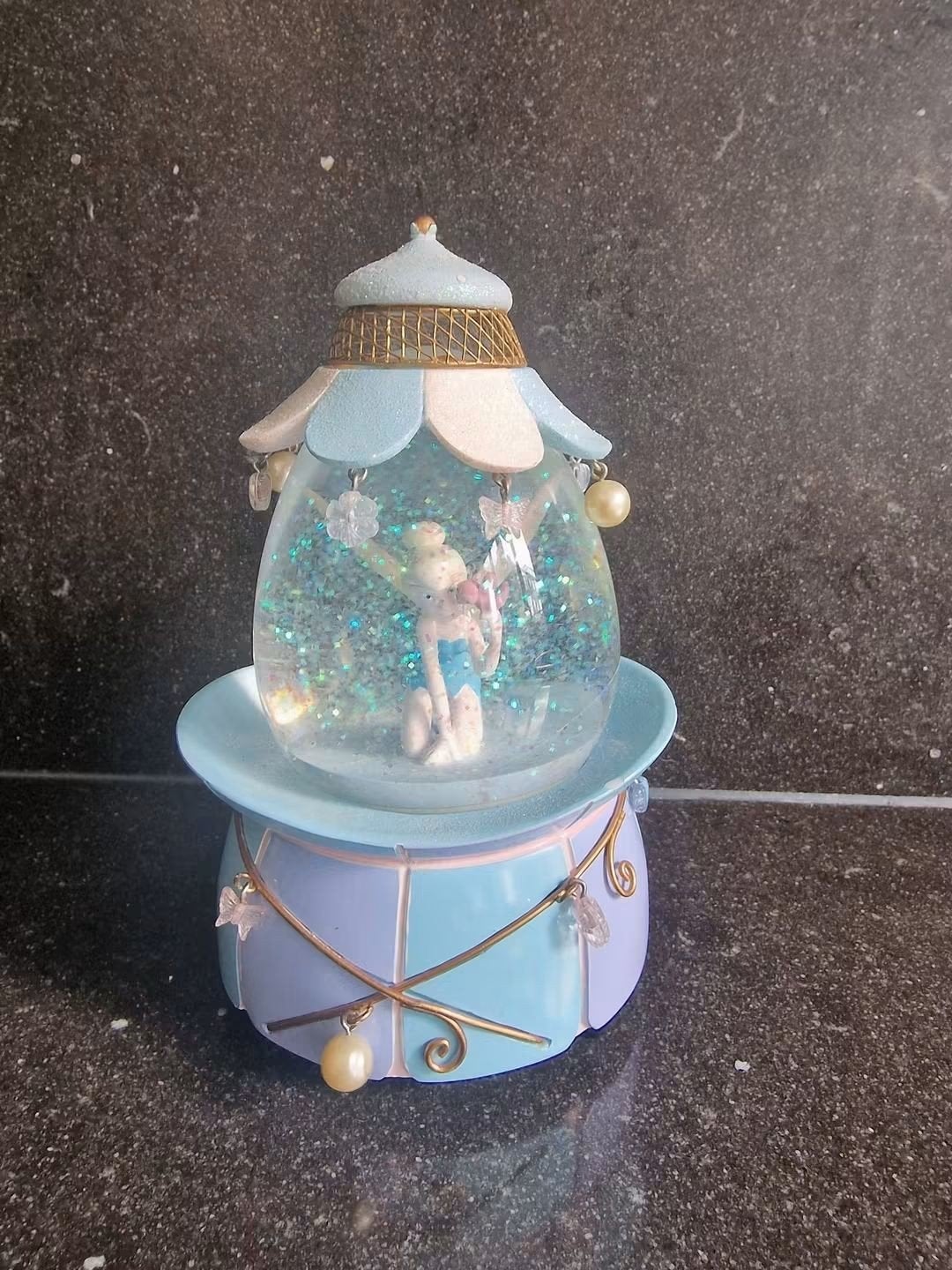 zeldzame muzikale tinkerbell sneeuwbol, Ophalen of Verzenden, Beeldje of Figuurtje