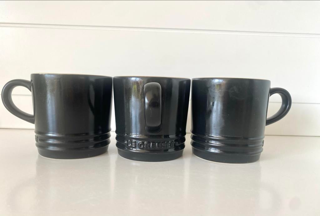 Le Creuset Mokken Zwart - Set van 3, Gebruikt, Keramiek, Ophalen of Verzenden, Effen