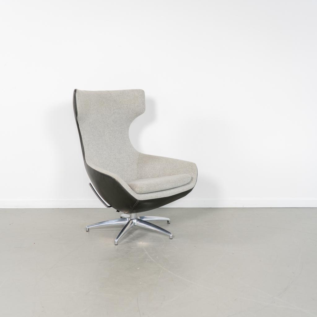 1x Leolux Caruzzo Fauteuil + Hocker Grijs Stof/Leer - Chroom, Niet ingevuld, Leer, Niet ingevuld, 75 tot 100 cm