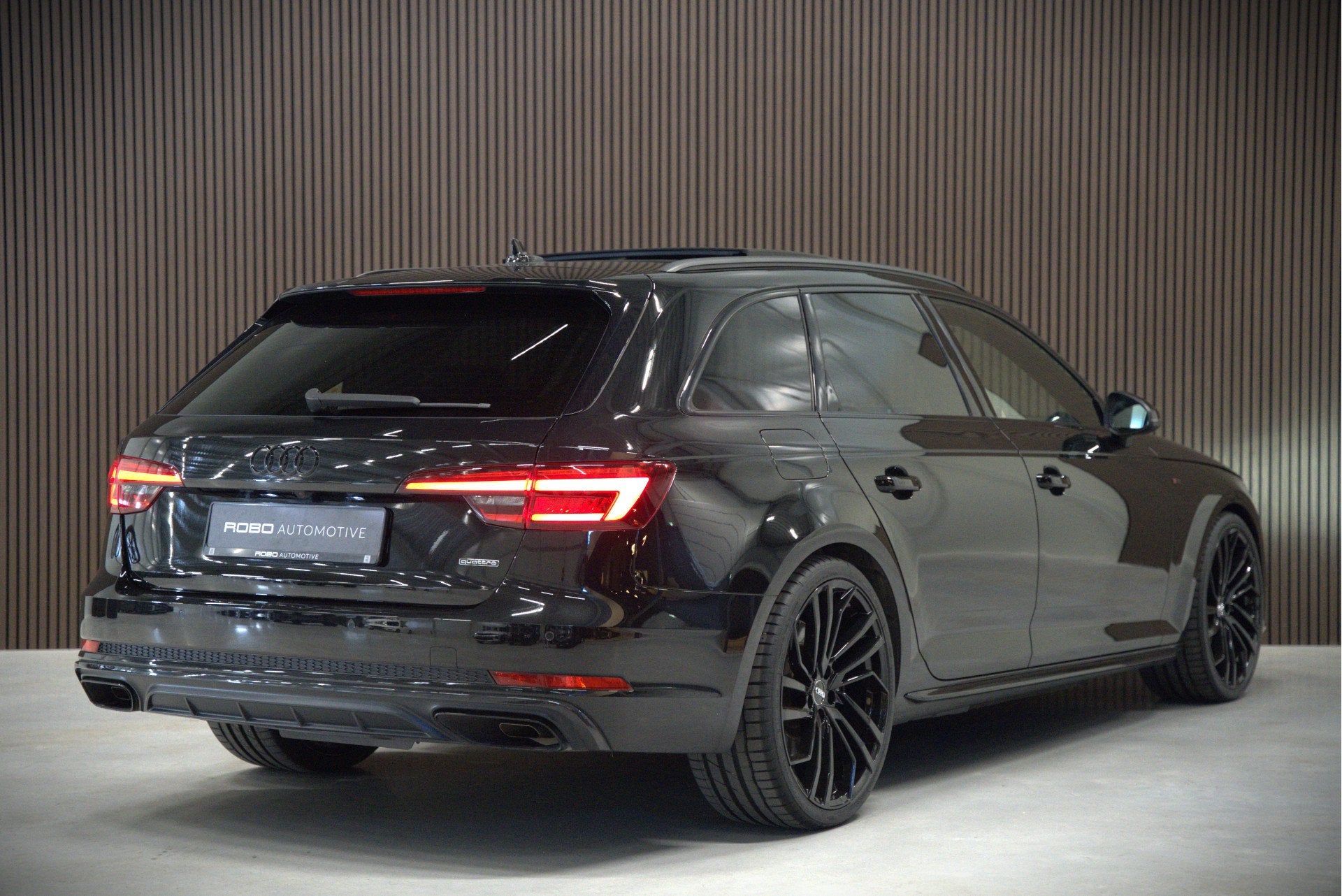 Audi A4 Avant 45 TFSI quattro Sport S line black edition S-L, Automaat, 15 km/l, Gebruikt, 4 cilinders