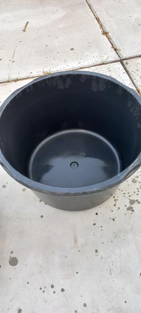 2 waterbakken,  cement, specie, plantenbak, Ophalen, Rond, Kunststof