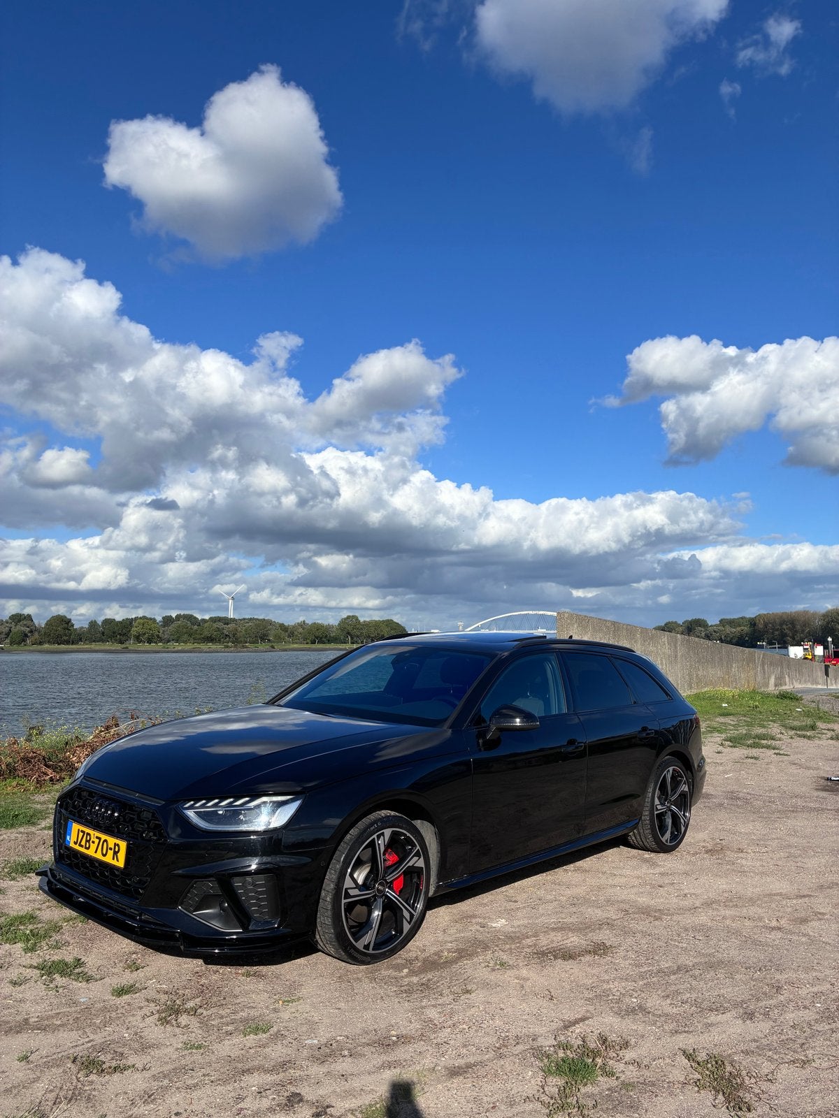 Audi A4 40 Tfsi S-LINE PAKKET 204pk S Tronic 2022 Zwart, 15 km/l, 4 cilinders, 1984 cc, Zwart
