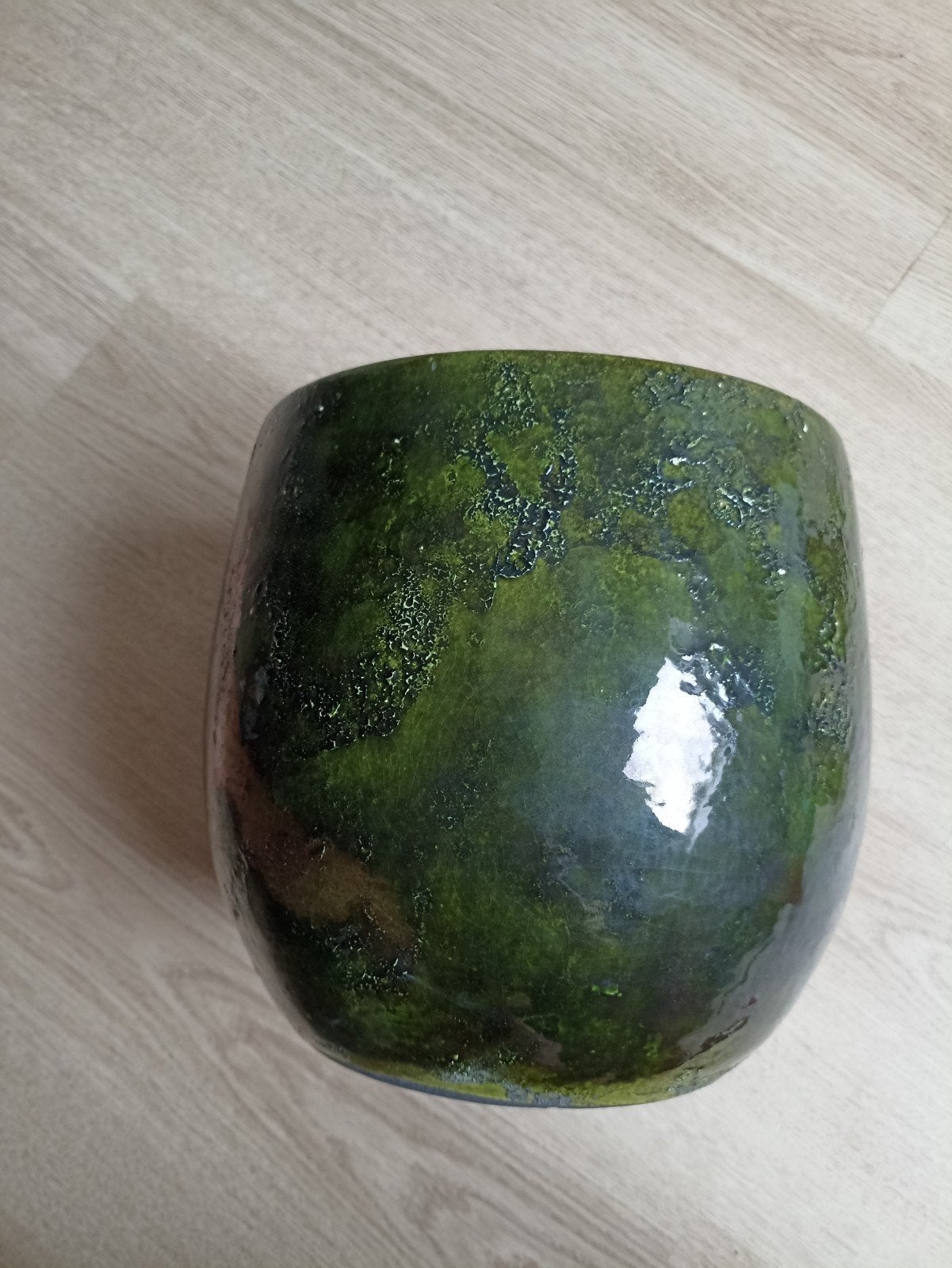 Grote groene bloempot, Tuin en Terras, Bloempotten, Zo goed als nieuw, Aardewerk, Minder dan 40 cm, Minder dan 25 cm, Rond, Ophalen of Verzenden