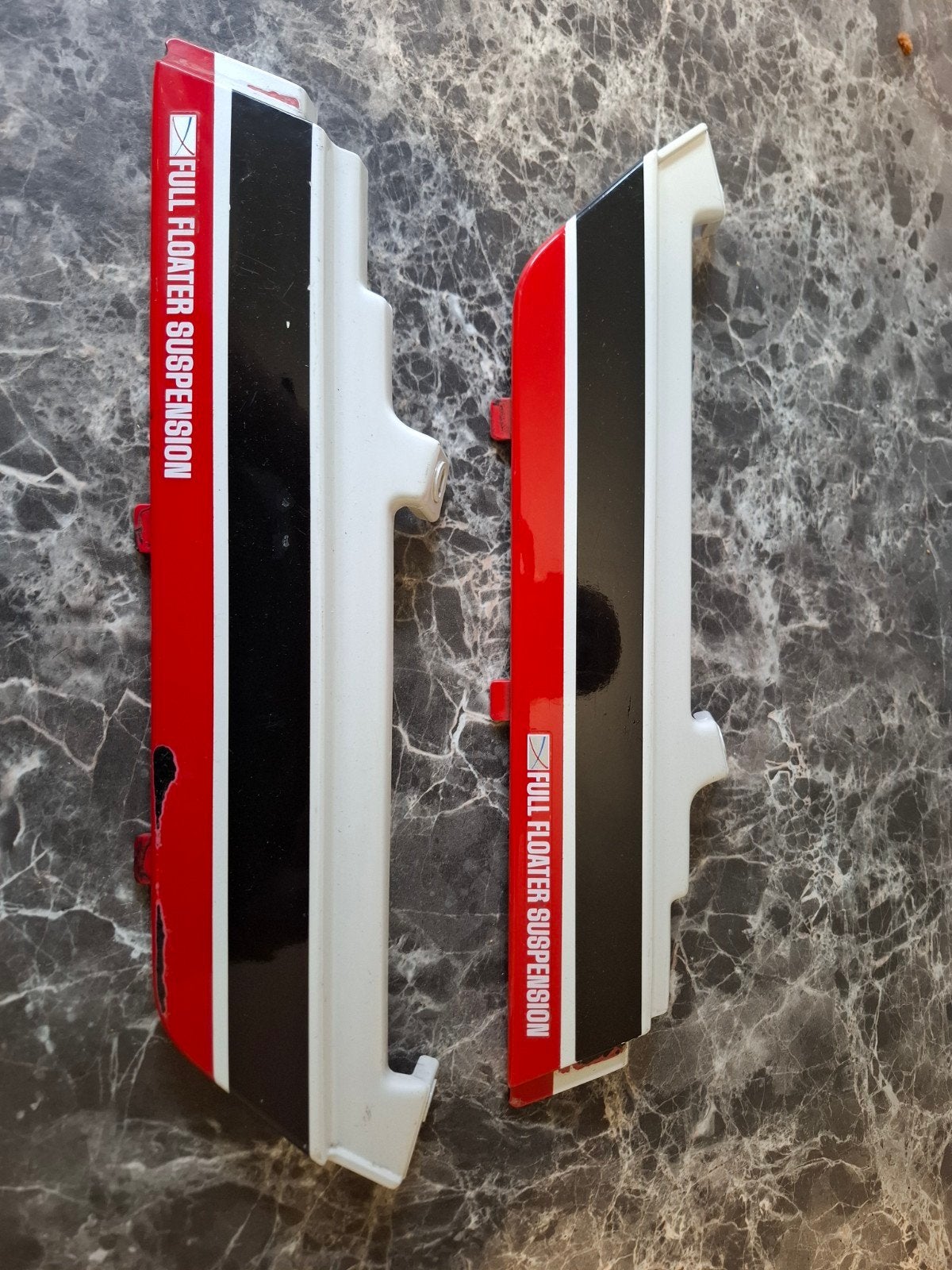 Suzuki GSX 1100 EFE seat trim - set kleur rood zwart wit, Ophalen of Verzenden, Gebruikt